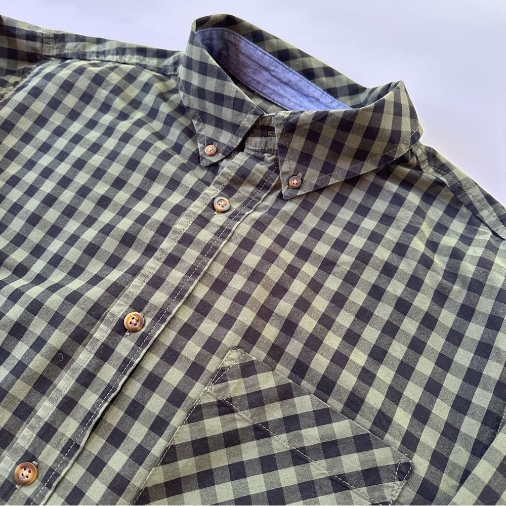 Men’s Field & Stream Long Sleeve Shirt
Size Large​​​ - Picture 2 of 7